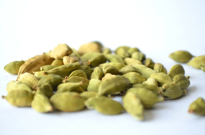 Green cardamom Green cardamom