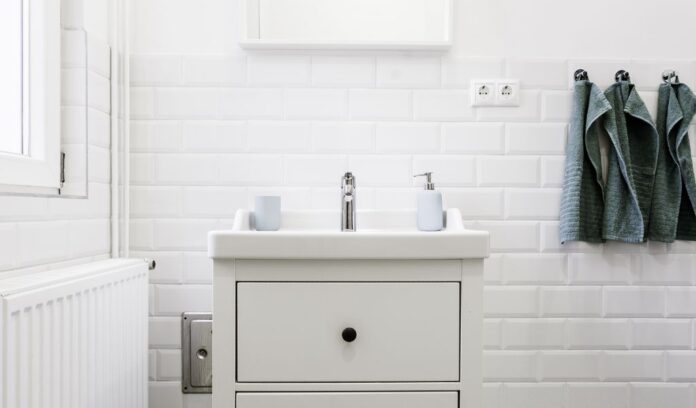 How to Clean Bathroom Tiles How to Clean Bathroom Tiles